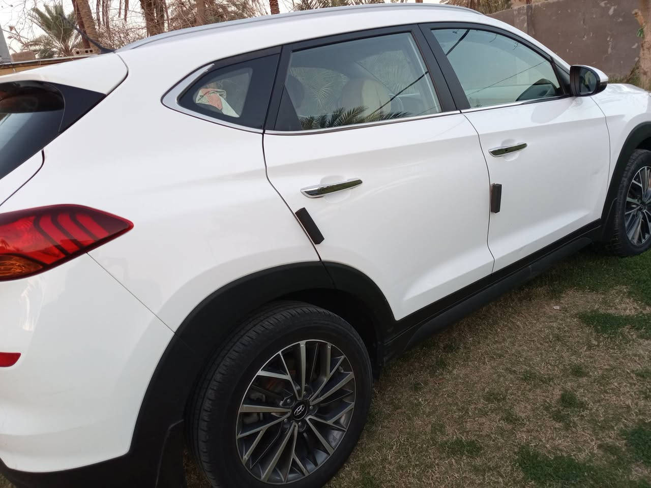 اللهم صلي على محمد وال محمد
توسان 2020 رقم بغداد إنكليزي باسمي
 خليجي مكفوله كفاله عامه من الصبغ والتبديل والبارد 
ماعدى رصعه بالباب الصدر بمقدار اصبعين 
السياره فول ماعدي البونراما 
خمس عدسات
كشنات كهرباء
شباك لكزز
مري شفط
داخل جلد مشمشي
ماشيه ٩٥ الف حقيقي
حداديه جديده
تخم تاير جديد 
السياره كلش نظيفه تراي زيرو
مكان السياره بابل للاستفسار الاتصال على الرقم ***********
