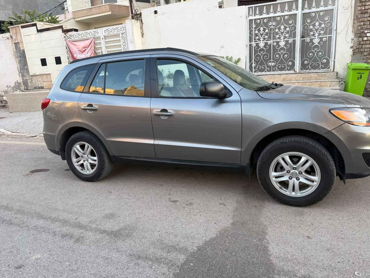 سلام عليكم للبيع سنتافية موديل 2012 وارد أمريكي  محرك 2400 دوش 4 استندر/ 5 راكب بغداد  مشروع وطني سنويه جديدة بسمي/ صبغ قطعتين صور سونار مرفق بالمنشور شوفهن وتصل تخم تاير جديد صدر امامي وخلفي كله جديد منظومة زنون جديدة تبريد ثلج سيارة سعر مناسب بيع مستعجل 119 بيه مجال قليل مكانه قضاء الصويرة قرب المستشفى اتصال/ ***********
