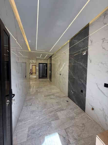 #للبيع بيت حديث بموقع جداً مميز في #السيدية !

🏡 تفاصيل العقار:

 المساحة: 150م
 الواجهة: 6م 
النزال: 25م

الطابق الأول: يضم صالة لأستقبال الضيوف، مطبخ حديث، غرفة نوم، وحمام ملحق.

الطابق الثاني: 3 غرف نوم واحده سويت بالاضافة الى حمام.

📍 موقع مثالي:
يقع المنزل في السيدية مربع التصنيع 

#لمعرفة #السعر #الرقم ( 1 ) #سأتي #السعر #مباشره

📞 للمزيد من التفاصيل أو لحجز معاينة، اتصل بنا على الارقام التالية ***********
*********** #العقاري عمر محمد 

🛡️ إذا لم يناسبك هذا المنزل، لدينا خيارات متنوعة تشمل منازل، وأراضٍ تناسب جميع الأذواق.
