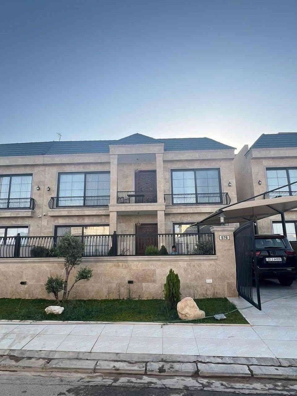 اربــــــــــــــــــيـــــــــــــــل / #كنجـان ستـي 

#للبيع 
فرصة لا تعوّض ‼️
بيت رائع للبيع في أربيل
✅تصميم عصري 
✅موقع ممتاز 
✅جاهز للسكن 
✅واجهه شروق 🌅 

المواصفات:
✅المساحة : 330 متر 
✅الموقع : #كنجـان ستـي 
✅عدد الطوابق : طابقين كل غرف النوم سويت 
✅عدد غرف النوم : في الاسفل غرفتين/ في الاعلى ثلاث غرف نوم 

سعر :- https://t.me/yasminmahr

رقم الاتصال او واتساب
***********

#عقارات_اربيل #شقق_للبيع_اربيل #بيو_لبيع_اربيل  #فلل_للبيع_اربيل #مجمعات_سكنية_اربيل
 #عقارات_كردستان  
#استثمار_عقاري_اربيل #عقارات_بغداد_سليمانية_اربيل  #عقارات_شمال_العراق
