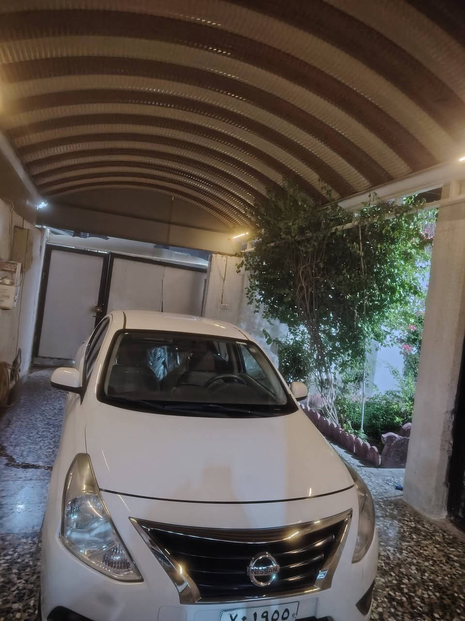 نيسان صني موديل ٢٢ ماشيه ٦٨ جديده بيها بارد قليل بالبنيد كما موظح بالصوره السعر ١١٢ مجال قليل *********** مكان السياره نجف
