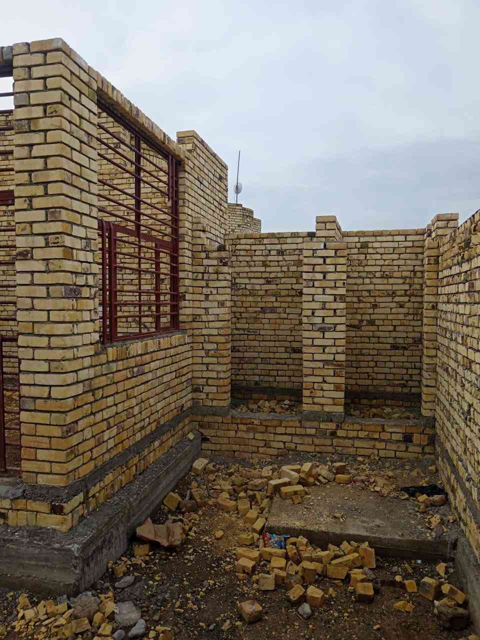 هيكل للبيع زراعي المساحه 220مترالموقع الجمعيه باقي التفاصيل هاتف ***********
