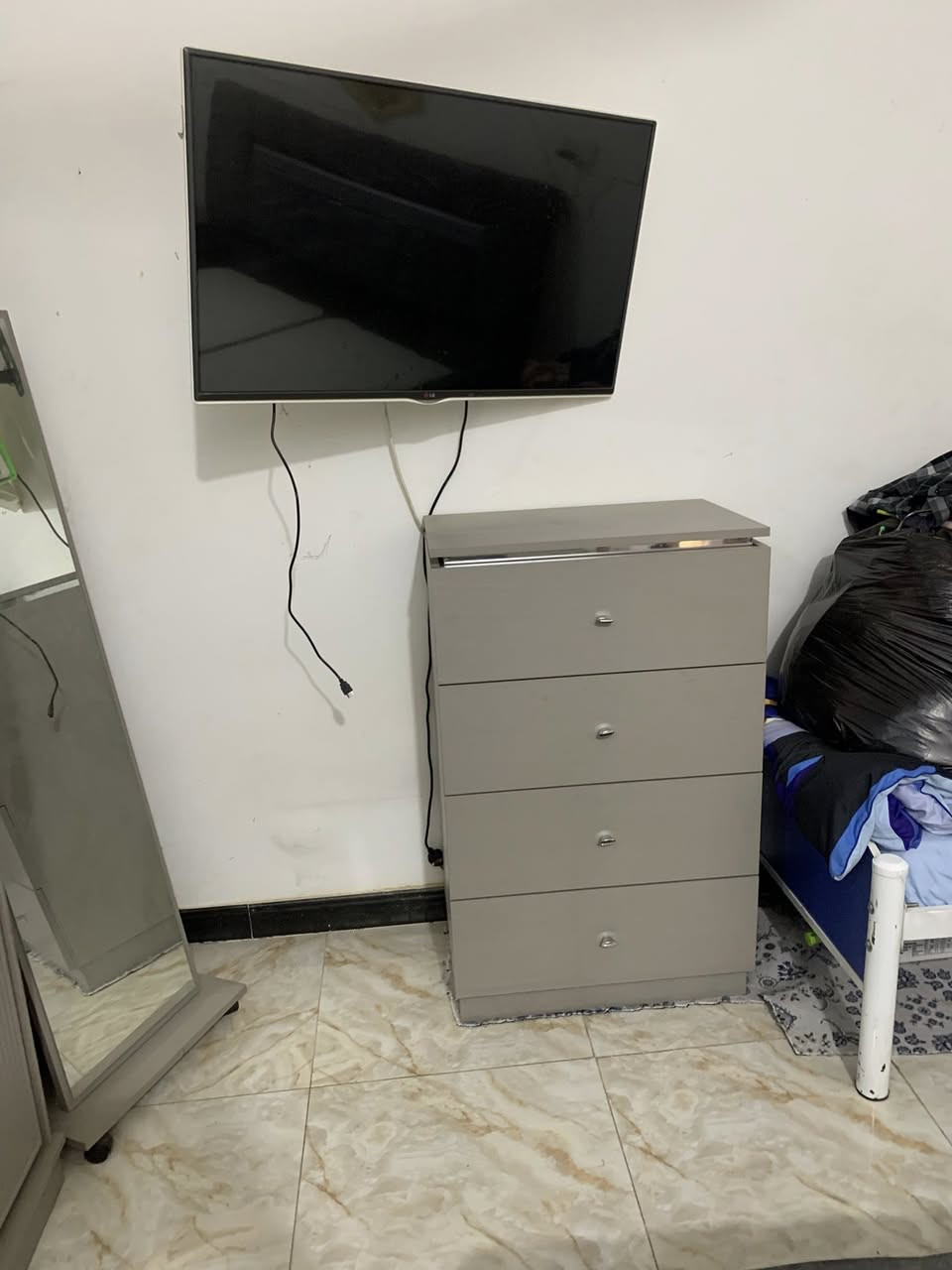 غرفه تركيه 9قطع استعمال قليل الجربايه مخزن 
السعر 750الف
العنوان حله شارع ابو القاسم مجاور الجامع ابو القاسم
الرقم ***********
