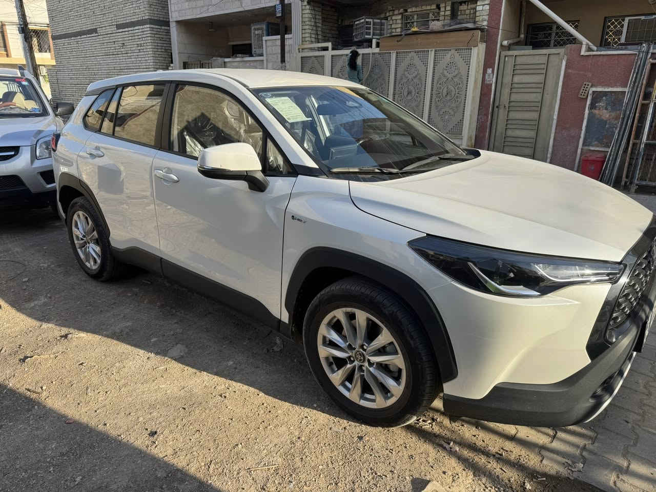 كروس2025 ماشيه12 آلاف مكان السياره بغداد السعر24500 ***********
