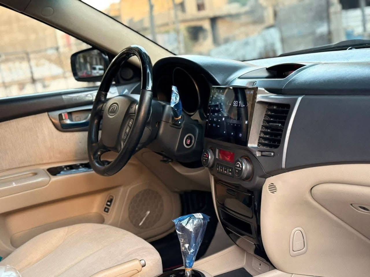 كيا اوبتما 2010 خليجي فول 1/1 ( اخت الزيرو ) 
ملاحضه ( السياره عل شرط كفاله وتراي شرط الزيرو )
السياره استلام الشركه الدوليه عل ايد شخص من الشركه لحد الان 
السياره بوضع الشركه ماشيه 60 الف سبير شركه منازل البصمه الثانيه مامستخدمه جديده لووووك من القطع النوادر هاي السياره 
المواصفات فول الفول 1/1 
بصمه داخل بيجي وعل شرط داخلهه بعده زيرو 
تبريد بيانو دركه صاج  داخل صاج ملكي 
حساس خلفي مري شفط 
فتحه سلايت 
اشاير مري 
ويل 16 خمسه ويل كب 
محرك 2000 دوش 
رقم بغداد دولي بسمي هزه وسنويه جديده 
مكان السياره بغداد 
لبيع سيارات ::#ANAS

#سيارات #معرض #معارض

رقم الهاتف 
***********
