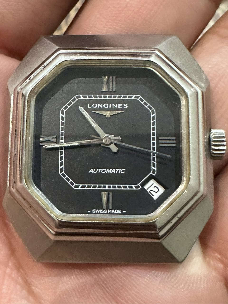السلام عليكم. لونجنيز موديل مميز شهري محتلف مستطيلة الساعة
اوتوماتك الساعة زيرو خام بدون بولش قطر كبير لين الساعة مستطيلة
***********        400$
