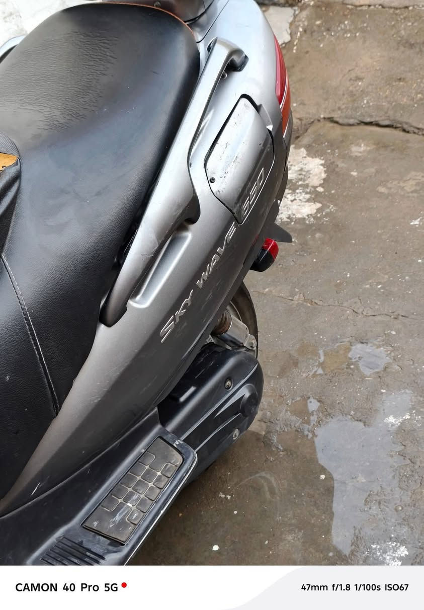 سلام عليكم من رخصت الدمن عندي هاي السكاي شغاله مكينه كير مكفولات الدراجه بس الماطور مال الكير مابي حار اني ابيع ع وضعها لا وديتها لحد ولا شايفها مصلح عايفها بلبيت واريد ابيع ع حطتها لتخابرني تكلي شبيها مابيها نقص بس حار مال الماطور مال الكير قايش جديد مكينه مابيها شي كلجات مابيهن شي كفرات ٨٠ بلميه هذه رقمي ***********الشراي يتصل مستعجل ع البيعه السعر ٩٠٠ وبيها مجال قليل مكاني بغداد
