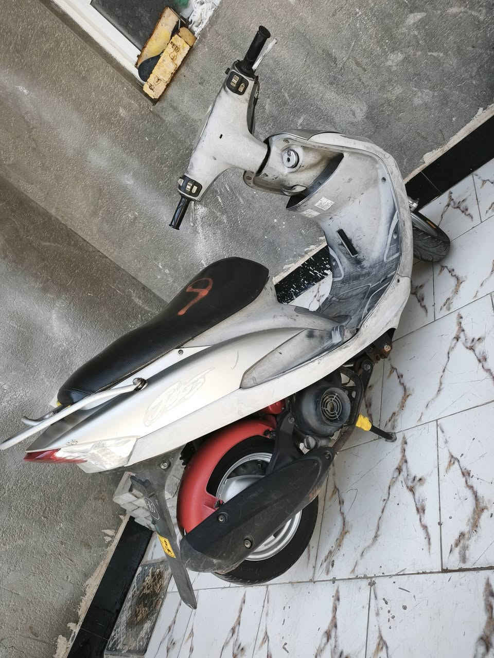 سعرهه 900 علق وانه اجيك خاص وهذا رقمي ***********
