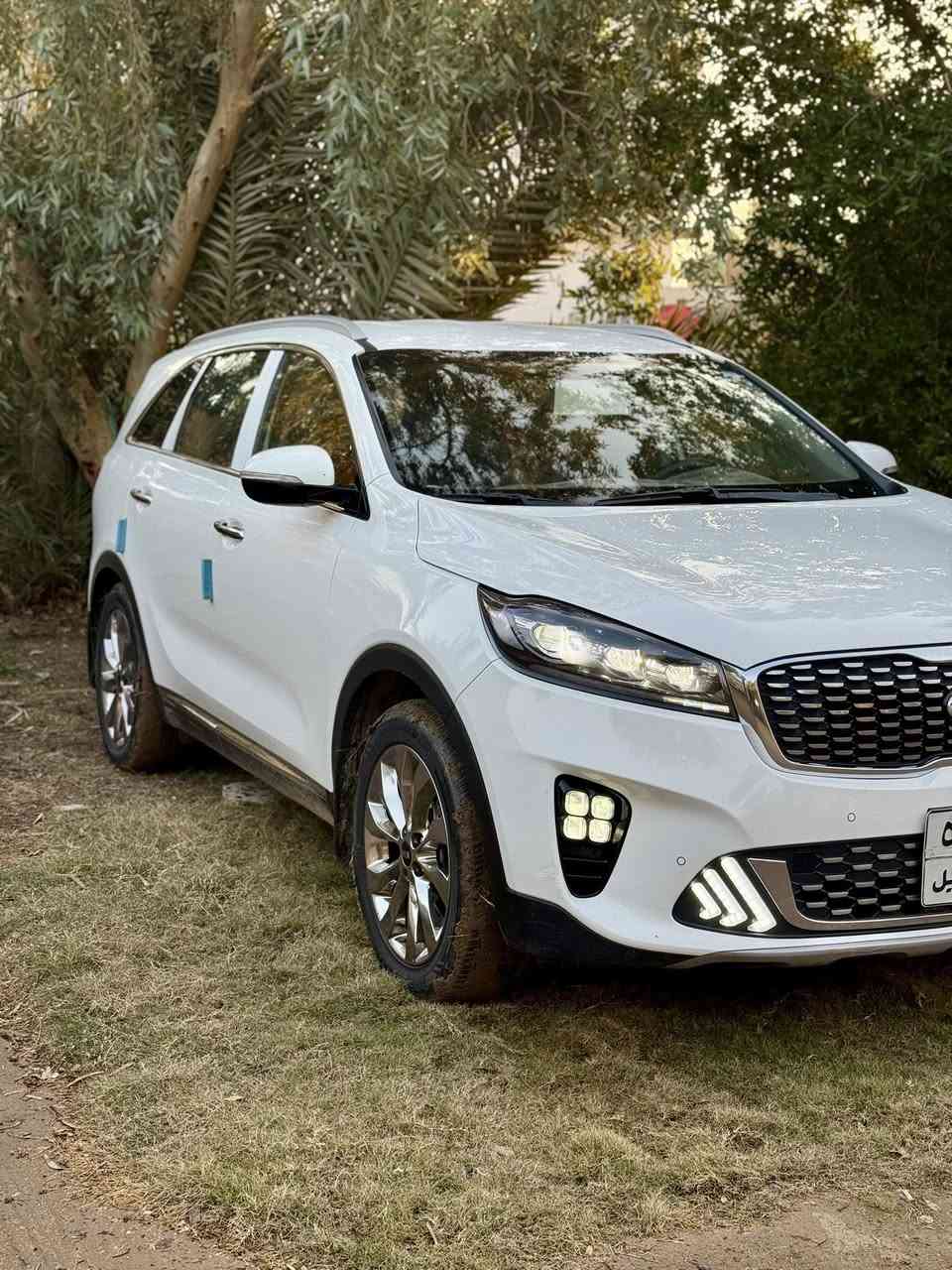 سورنتو 2020 بيع او مراوس رقم اربيل ماشيه 95 الف
مكفوله كفاله عامه من شخط وضع الوكاله فول 
مواصفات عدى البنورما جنطه كهرباء كراسي 2 
كهرباء دبل شباك أريل  نفكيشن بردات خلفيه 
ومعروف باقي المواصفات 

مكان السياره واسط الصويره 
الاستفسار والسعر اتصل ‭0776 605 0712‬
