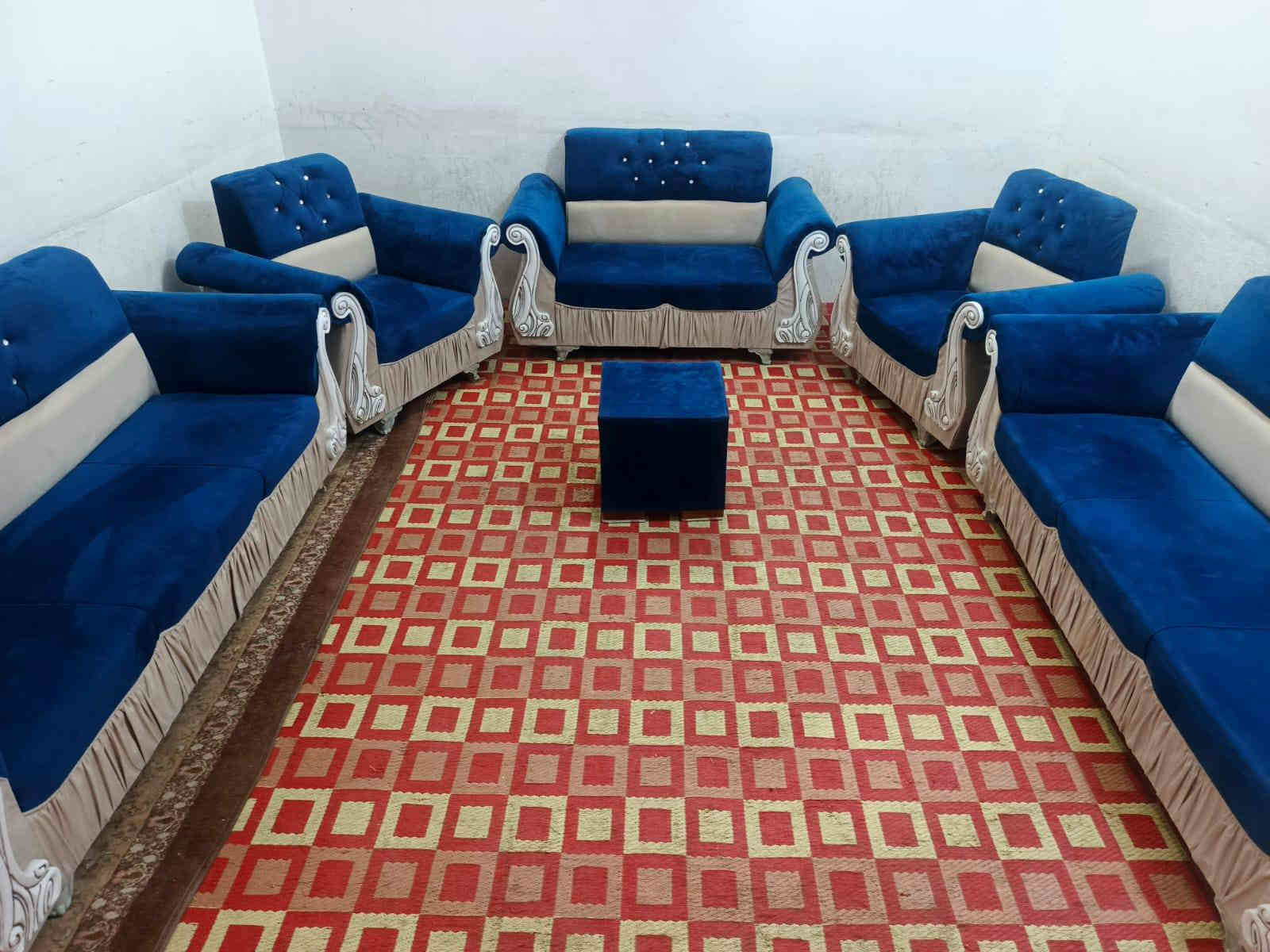 تخم 10مقاعد جديد كلش اي ضررمابي نضيف جد سعره 250يوجد توصيل داخل كربلاء ***********
