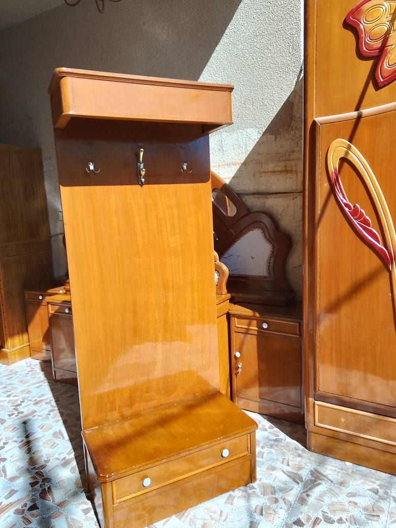 السلام عليكم غرفه نوم للبيع 4باب طابقين داخل خارج صاج نقش صاج چتف جاوي ضهر چرچوبه صبغ+قفل+يده كله جديد أي ضرر مابيه+التخته قطعتين 8رجلين الشراي يتصل على الرقم *********** السعر أخو البلاش فقط 780ويوجد توصيل داخل النجف الاشرف ويوجد كادر متخصص لفتح وتنصيب الغرف العراقيه ملاحظة اخوان الغرفه دك ملاچ مو سوكيه @إشارة النجف, العراق
