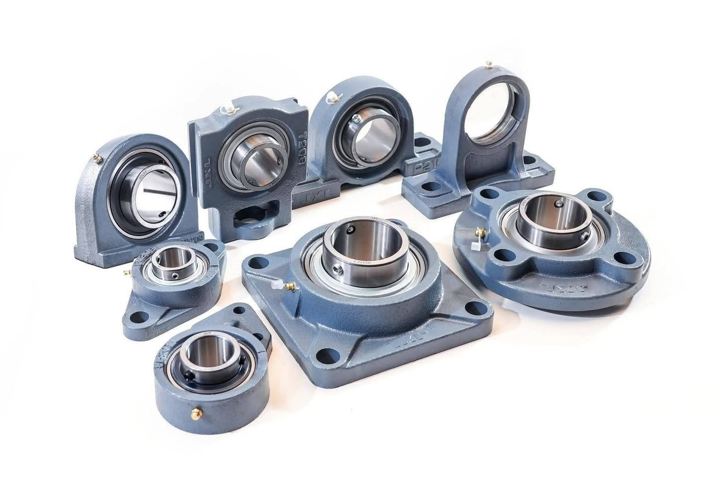 يوجد خدمات توصيل 
***********
