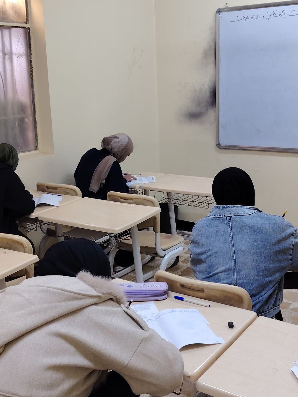 🔻اداء امتحان نصف السنة البنات لمادة اللغة الإنجليزية للأستاذ (احمد سالم)

📍 الموقع:
الموصل – الجانب الأيمن – حي 17 تموز – سايدين الاقتصاديين 

📞 للاستفسار والتسجيل:
***********.
