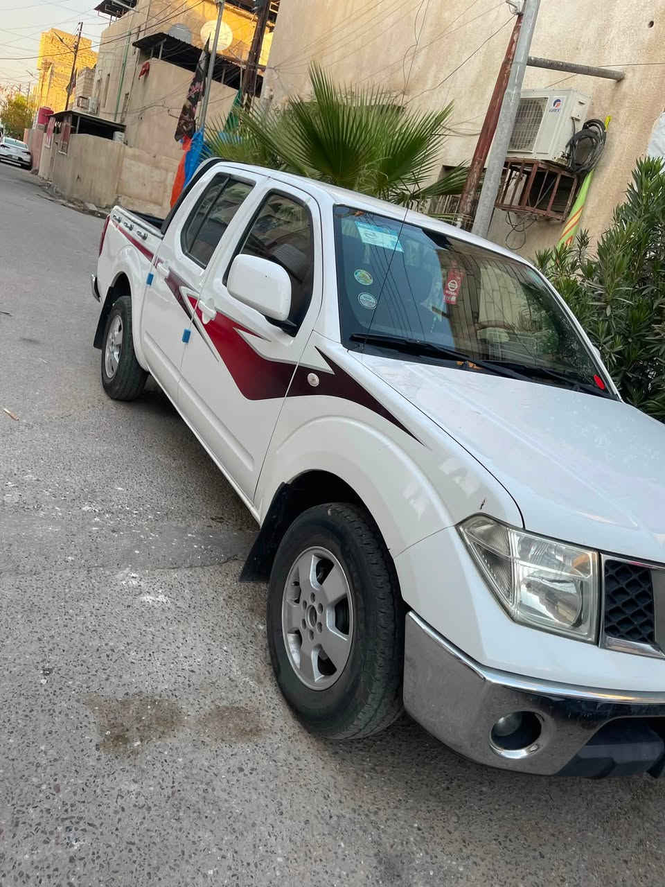 نيفاره 2013
سياره رقم بصره دولي بسمي  سنويه لل29 محرك مفتوح مجفت شغل مظبوط قبل شهر  كير حداديه كهربائيات تخم تاير  كله جاهز  تبريد شغال  سياره بيها باب خلفي جهه العبر مبدل اصلي والجاملغ الامامي نفس صفحه بيه رش والدواير مال جاملغات مصلحات ومرشوشات  سياره نظيفه وجاهزه 
سعرها 110 وبيها مجال  مكان السياره بصره المعقل 
***********
