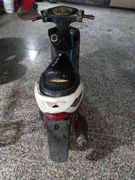 السلام عليكم دراجة ثعلب 140 كلشي شغال مامفتوحة ابد نگرة سلف مكان بغداد المعامل السعر 450 هذه رقمي لتواصل ***********
