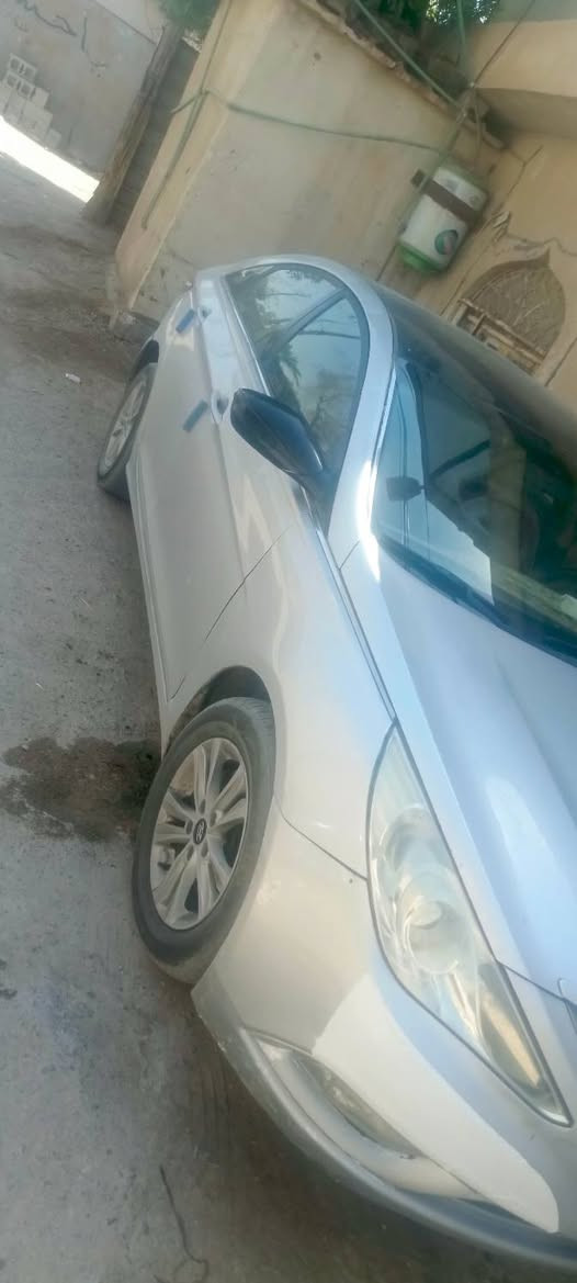السلام عليكم سوناتا بانزين با نزين 2013 وارد  خليجي داخل بيجي محرك 2000 دوش ادوات گص جنطة سياره خير من الله محرك گير حدادة 100/70 تبريد ثلج جام شافط لايت زنون شمسي سنتر لوك نضام ECO سعر 43 او بيهة مجال  مكان البصرة ‏‪***********‬‏ البصرة, العراق
