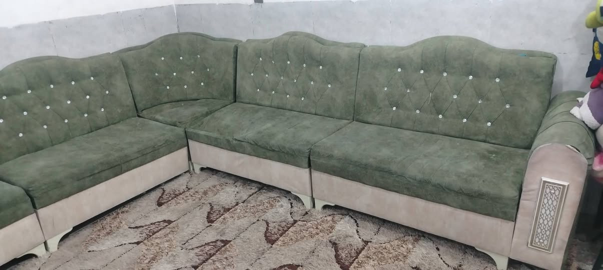 ديوان للبيع مكان زعفرانيه
ع ضرره
سعر ٩٠ الف
وات ساب 
***********
