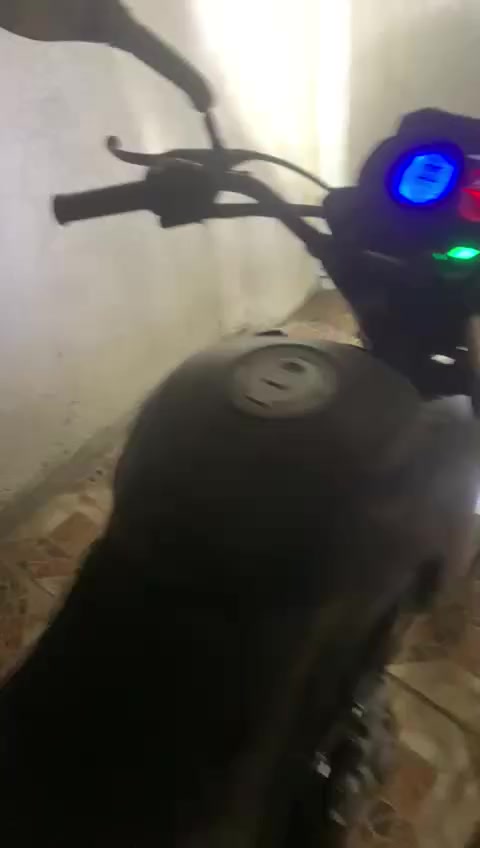 السلام عليكم موجوده دراجه ناريه نضيفه ما ملعوب بيه ابد دراجه مرقمه الرقم اربيل ودراجه نظيفه كلش ودراجه مكفوله من بجم ل بجم سعر دراجه قفل (1750:000) سعر قفل و كفاله مكفوله انته ابس عليك جيب فيتر وتجي تفحص و تشتري 
يرجى الاتصال والاستفسار ع رقم الهاتف 
***********او ***********
رقمين ابيهن واتساب
