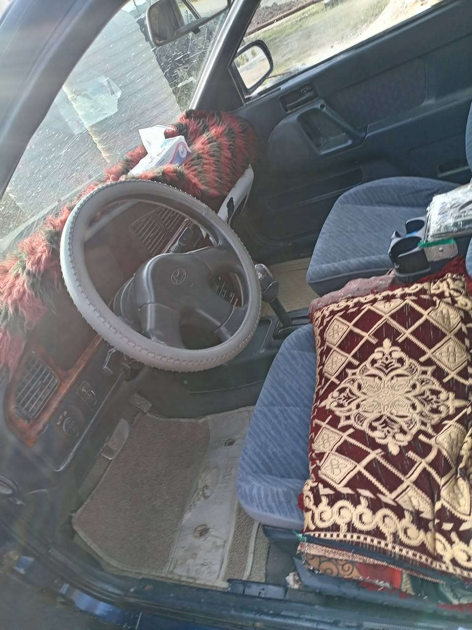 السلام عليكم انتره دمعه موديل 1994 رقم دولي سنويه 2034سنويه اشاير يمين يسار شغال سياره كير ومحرك جديد اوتو ماتيك شرط للبيع متوازي عله فلوس 28وبيها مجال قليل الرقم الاستفسار ***********👍
