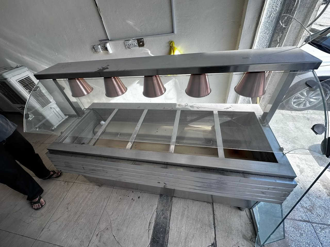 حماية طعام كهربائيه  جديدة استعمال شهر خمس بلانكات تمن ومرق غير مستعملات وبلانكات معه مصفي أكلات سريعه عدد 10 معه طباخ ثلاث عيون تصنيع عراقي جدرين فلافل وفنكر ومخالم ***********
