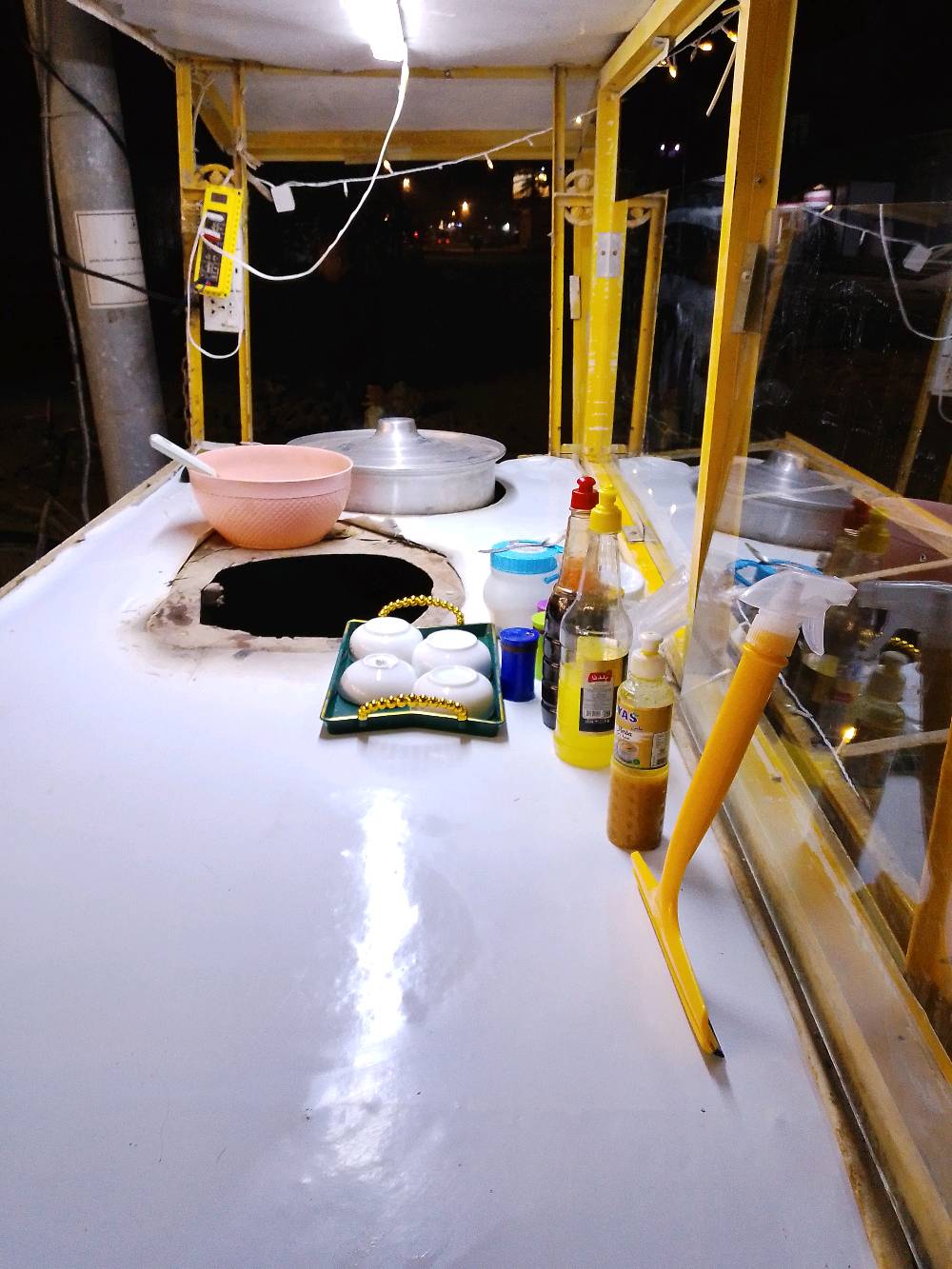 عربانه ترهم كلشي كشك ال أي شي
لبلبي او مشروبات أو بقلاوه أو تعرض عليها شي مكاني بعقوبه كاطون الرازي 