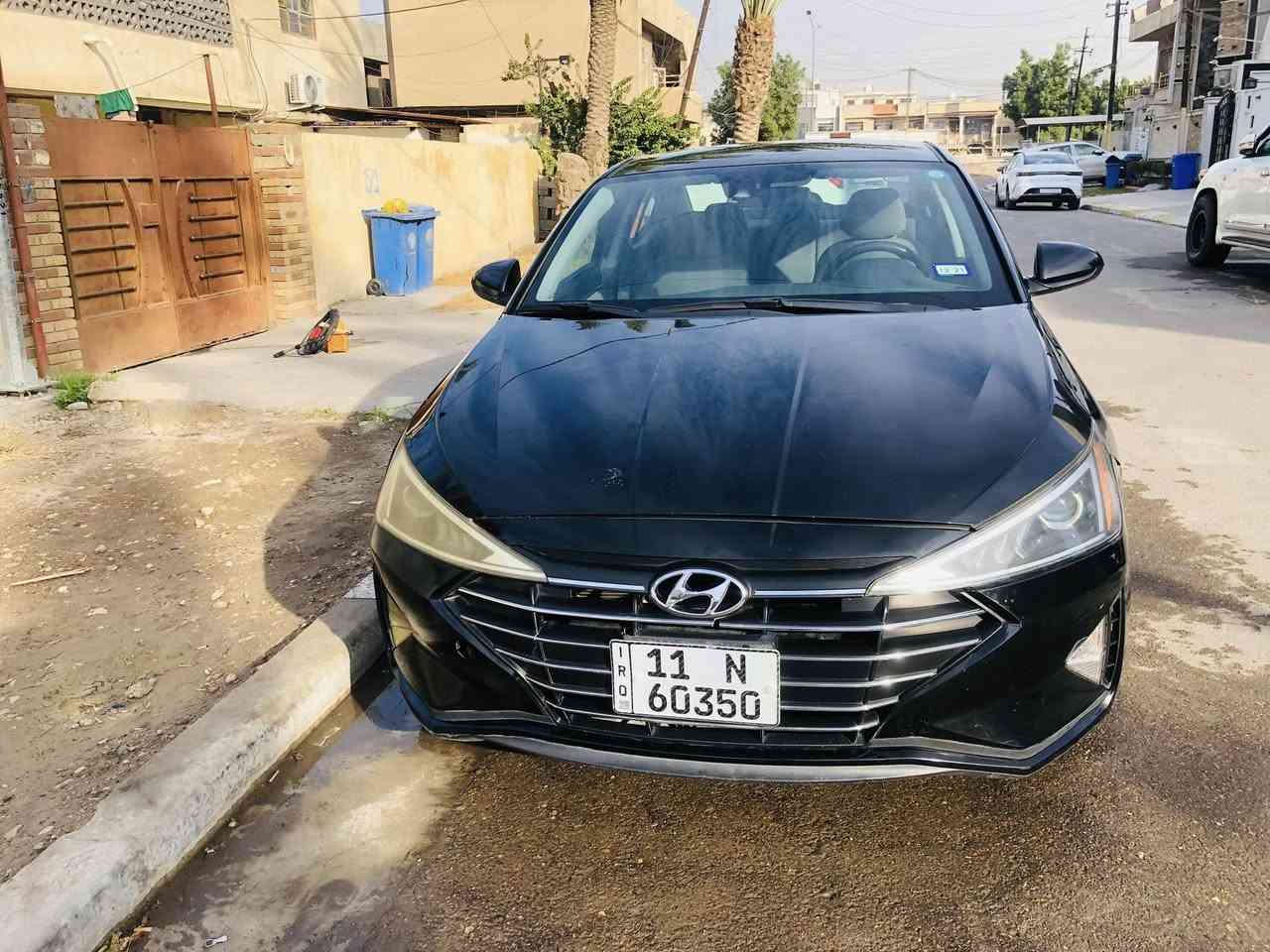 السلام عليكم 
النترا ٢٠٢٠ لون اسود ميتاليك 
بيه طخات خفيف مواصفاته معروفة 
بدون فتحة 
وارد امريكي مابيه صبغ حادثة خفيف 
رقم مميز انكليزي جديد سنوية جديدة وهزة 
السعر ١٣٥$وبيه مجال
للاستفسار اكثر الاتصال ***********
