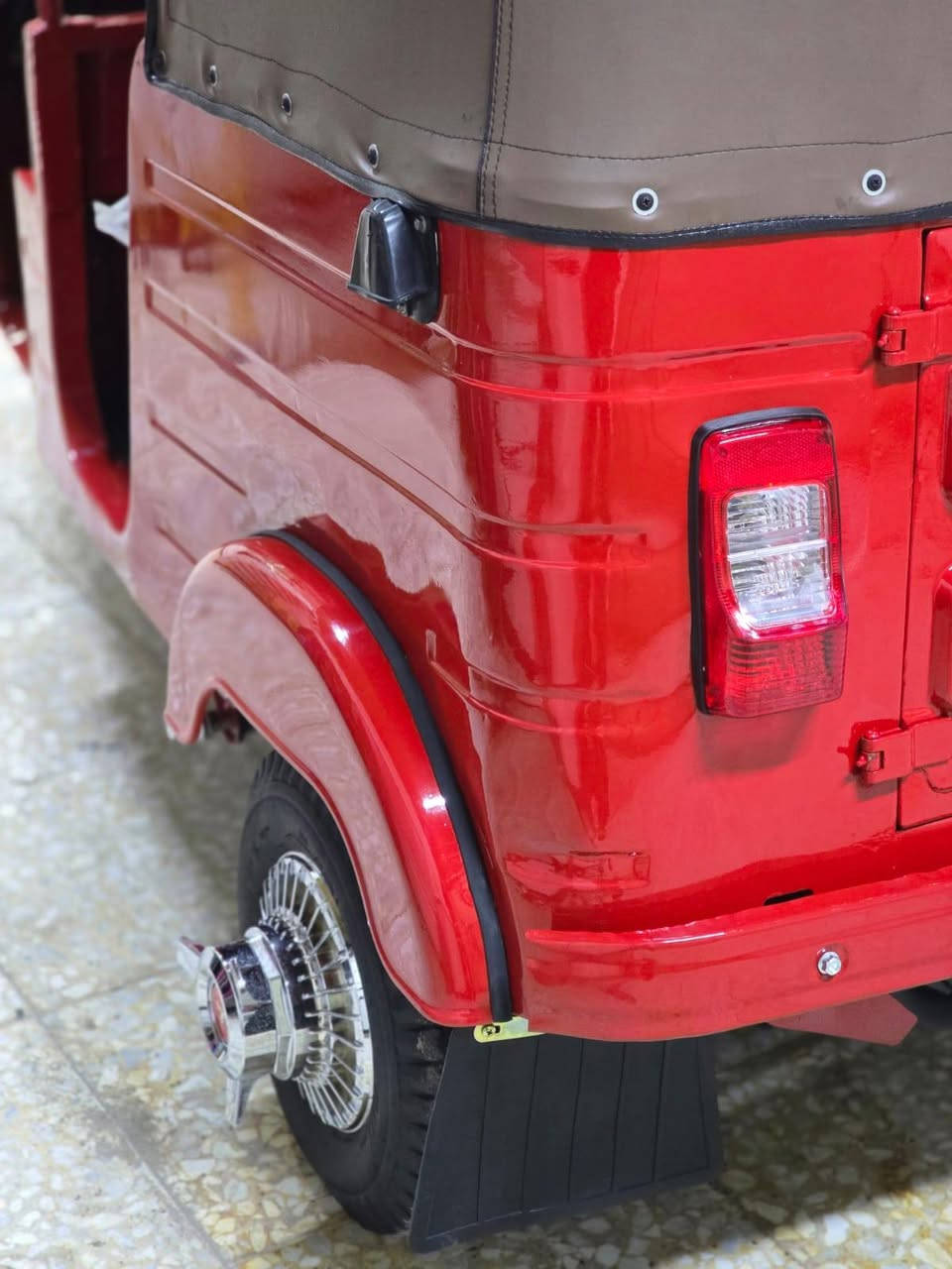 السلام عليكم تكتك موديل عشرين مصبوغة جماليه فقط اثر جراد تكتك كامله عله اخر حبه وأحله من صور تراي زيرو مكاني بغداد السعر 7و 100وبيه حك جيه فقط ***********
