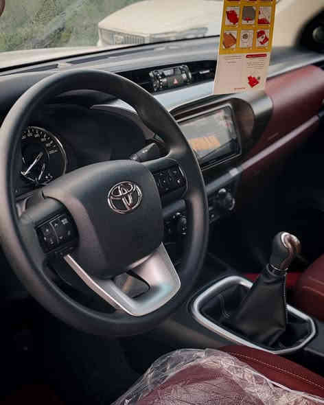 TOYOTA HILUX 4x4 AUTOMATIC 

تويوتا هايلوكس دفع رباعي أوتوماتيك

‎سنة الصنع: ٢٠٢٥
‎المسافة المقطوعة: ۰ کم 
‎المستورد: SAS
‎العجلات: ١٦ بوص 

‎

‎المواصفات:
‎ المحرك: ٤ سلندر بسعة٢.٧ لتر
‎القدرة الحصانية: ١٦٦ حصان
‎عزم الدوران: ٢٤٥ نيوتن متر
 ناقل الحركة: أوتوماتيك 
نظام الدفع: دفع رباعي

ضمان ٣ سنوات او ١٠٠،٠٠٠كم ايهما اسبق
صيانة مجانية سنتين او ٤٠،٠٠٠كم

شركة نويكار اوتو لتجارة السيارات في اربيل 📍
تقاطع مخمور - بصف معمل بيبسي 📍

للتواصل مع قسم المبيعات:-

***********
***********
***********
***********
