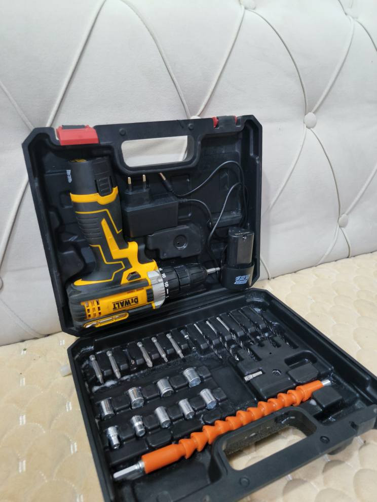 دريل شحن اصلي عده كامله مع شاحن وبطاريات 2 سعره 30 الف 
دريل كهربائي اصلي 25 الف 
كوسره اصلي 25 الف 
المكان كربلاء *********** كربلاء, العراق
