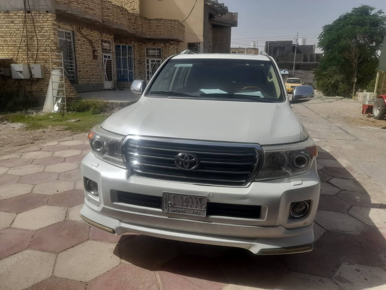 🚘 للبيع لاندكروز 2015 GXR
▪️ 6 سلندر  
▪️ ممشى 125 ألف  
▪️ السيارة كفالة ونظيفة جدًا  
▪️ بيها بابين جهة السايق بيهم بارد بسيط + تكحيل  
▪️ غير هذا السيارة نظيفة وما تحتاج شي  

💰 السعر: 400 ورقة و4 شدات  

📞 الاتصال:  
🚘 للبيع لاندكروز 2015 GXR  
▪️ 6 سلندر  
▪️ ممشى 125 ألف  
▪️ السيارة كفالة ونظيفة جدًا  
▪️ بيها بابين جهة السايق بيهم بارد بسيط + تكحيل  
▪️ غير هذا السيارة نظيفة وما تحتاج شي  

💰 السعر: 400 ورقة و4 شدات  

📞 الاتصال:  
***********
