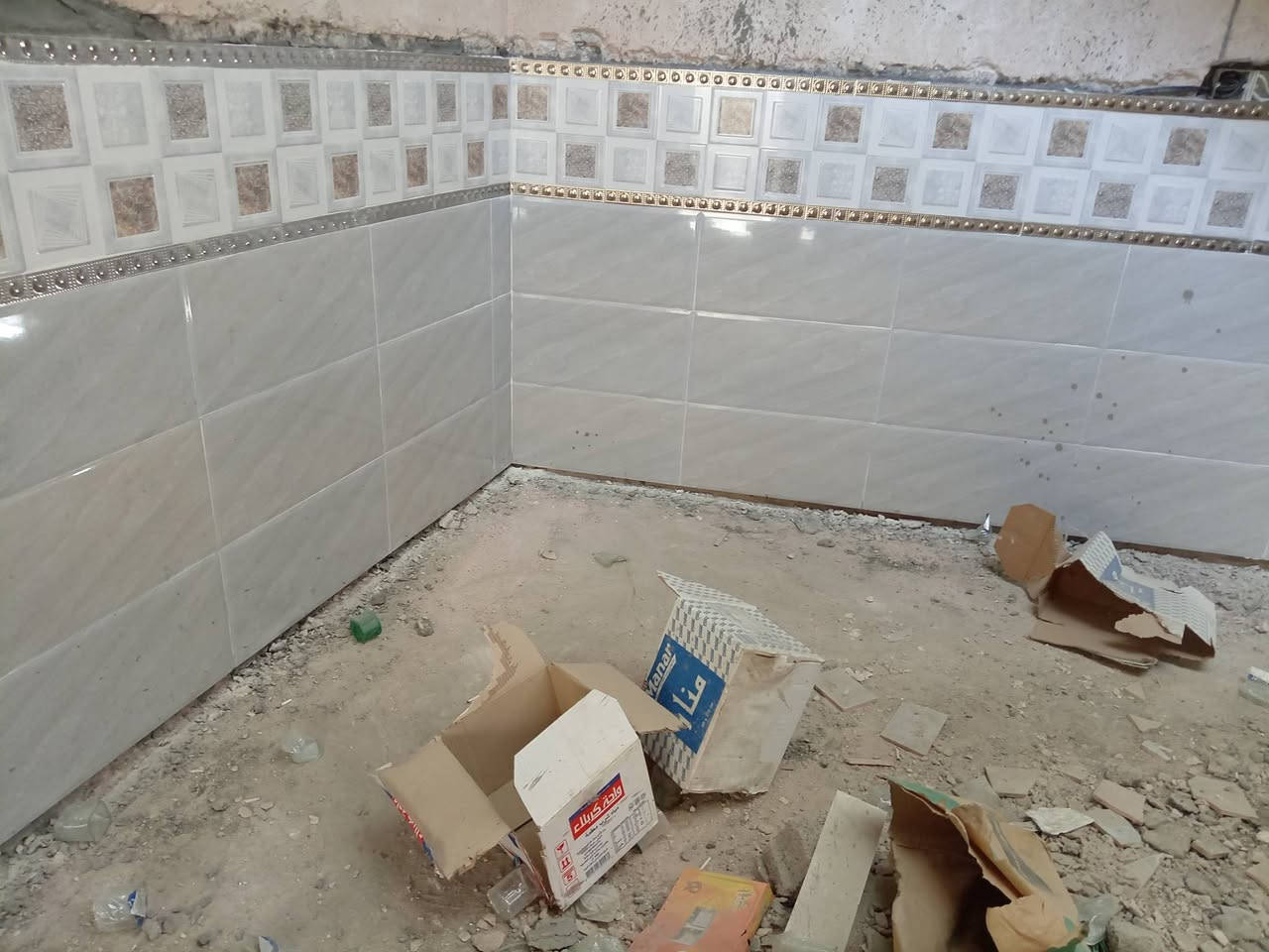 خلفه سيراميك كرانيت مرمر بورسلين ارضي جدران متفرغ حاليا التزام بلعمل واسعار مناسبه في كربلاء حصرا للاتصال *********** واتساب ***********
