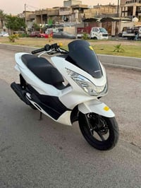🔥 للبيع فقط – Honda PCX (الجيل الثاني) 🔥 الدراجة رمبة، صارلها 4 أشهر ف...