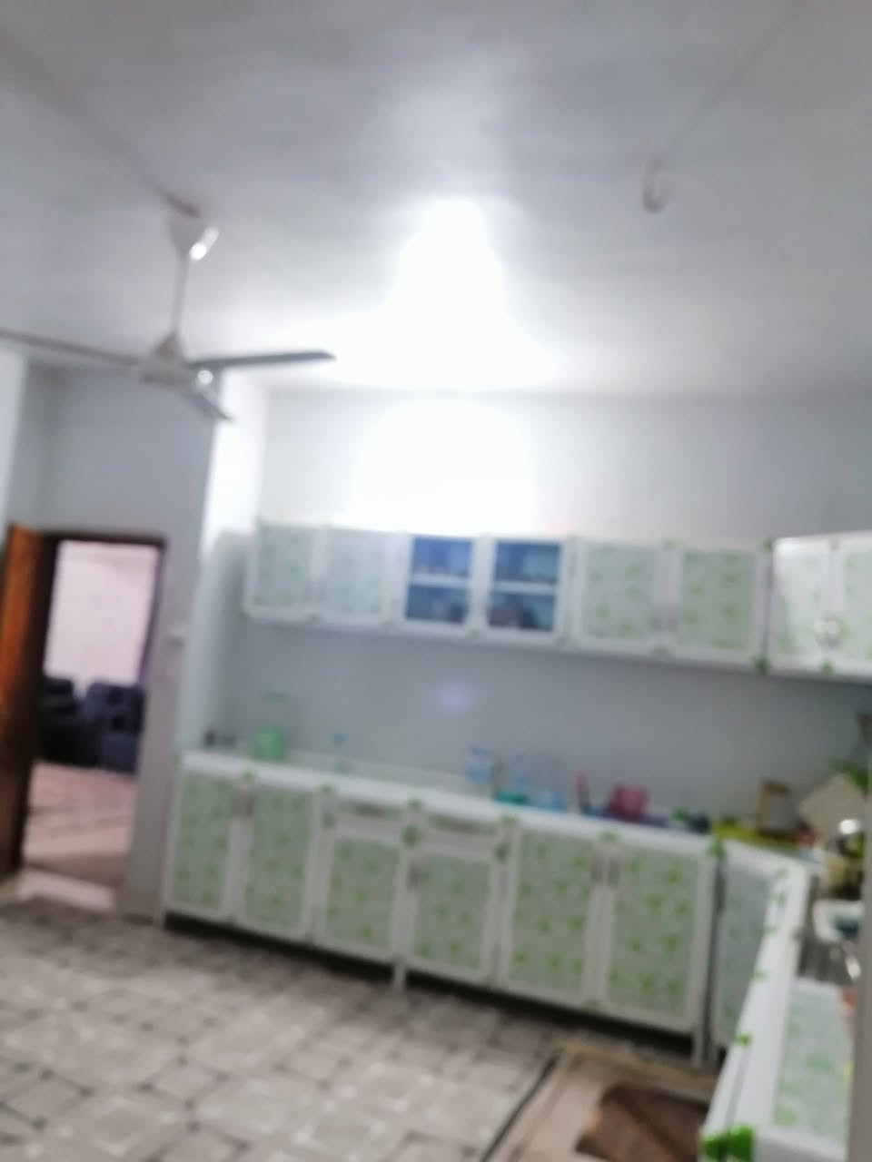 بيت للبيع 

مقاطعه 91 منطقه المشواك 
 مساحه 240م 
بناء مسلح 
يتكون البناء 
من 3 غرف + صاله + استقبال + مطبخ 
+ حديقه + كراج 
للاستفسار مراسله الصفحه 
او اتصال ابو احمد 
***********
***********
