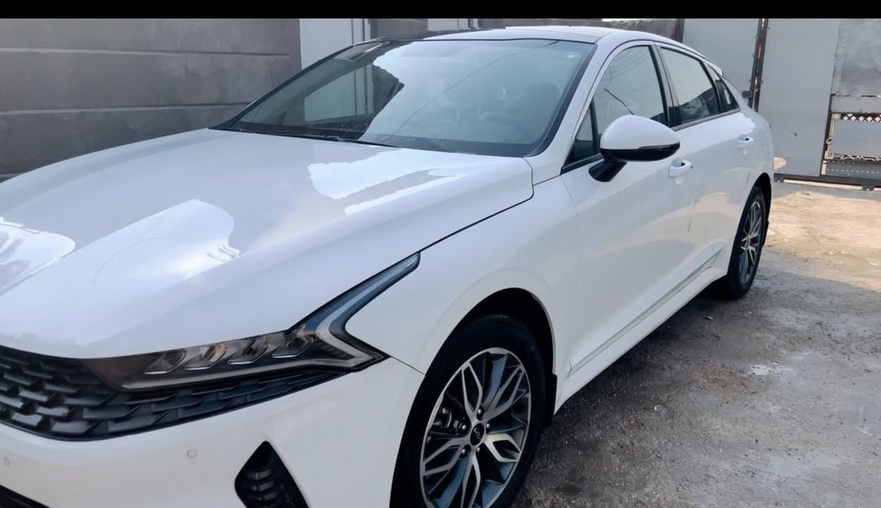 K5 2023
خليجي 
محرك 2000 دوش
رقم اربيل 
فول مواصفات 
كاميرا خلفية 360 درجة
بانوراما
تبريد قطعتين 
نقطة عمياء
تشغيل عن بعد 
حساس امامي وخلفي
رادارات جانبية
توقف ذاتي 
بيها بارد بخشم البنيد كما موضح بالصور 
ومقدار شبر واحد اسفل يدة باب السائق 
عداد المسافة 75000
للاتصال واتساب  
***********
***********  
السعر 220 وبيها مجال قليل
