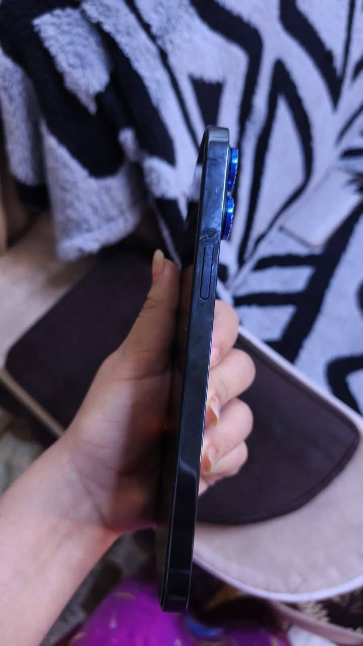 السلام عليكم ايفون للبيع بيع مستعجل ***********
