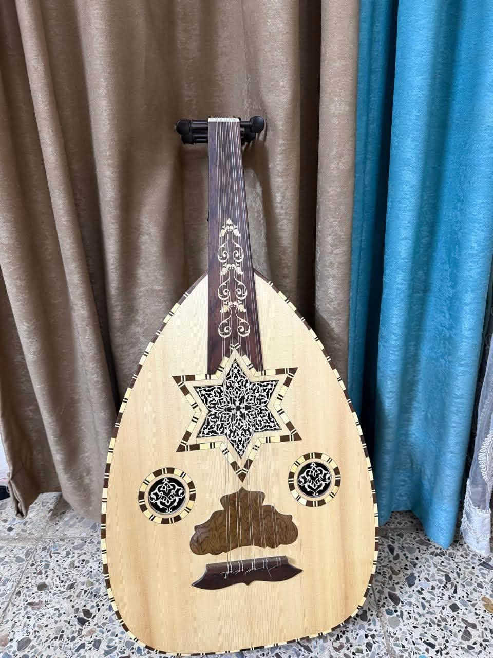 السلام عليكم
عود للبيع صناعة محمد القيسي 
اخذتة ب500$ بعدة جديد
استفسار اكثر 

‭***********‬

