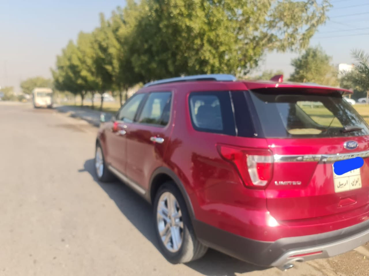 السلام عليكم 
                 للبيع فقط
 فورد اكسبلورر  موديل  2016      7 راكب 
    مواصفات لمتد محرك 6 سلندر  
  بصمة تشغيل  بصمة ابواب 
     كشنات جلد بيجي 
     كشنات تدفئة وتبريد 
شاشة سوني 
تدفئة ستيرن 
  شفتات ستيرن    تحكمات ستيرن جهتين 
انارة داخلية  7  الوان 
   3  وضعيات قيادة 
    كود باب 
   مقاعد كهرباء 
سقف بانوراما 
    حركة دركة ستيرن كهرباء 
  صندوق شفط 
        وبيها بعد مواصفات 
  السيارة ماشية  اكثر من  171 الف ميل 
بيها صبغ جاملغين امامي بدون بنيد  مع بابين خلفية  
      حدادية  صدر امامي نص عمر
   
    مكان السيارة  بغداد 
     السعر المطلوب   125  الف مع مجال بسيط جدا 
  الاتصال  واتساب  ***********
