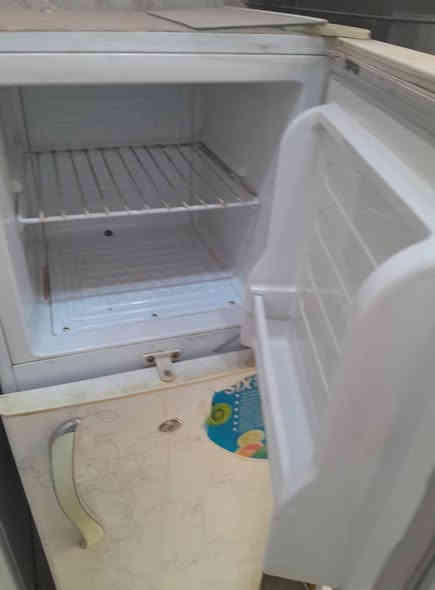 ثلاجه حجم كبير حجم ٢٠ نوبال فول تجميد وعل الفحص كما في الصوره 
والثانيه حجم ٨ فول تجميد وعل الفحص سعرهن اثنينهن ١٥٠  تصفيه غراض جوه السوك ابيع العنوان النجف الجديده الرقم ***********
