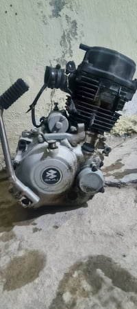 محرك بوكسر متروك طافي ويا صالنصه مالته للبيع 07738390133