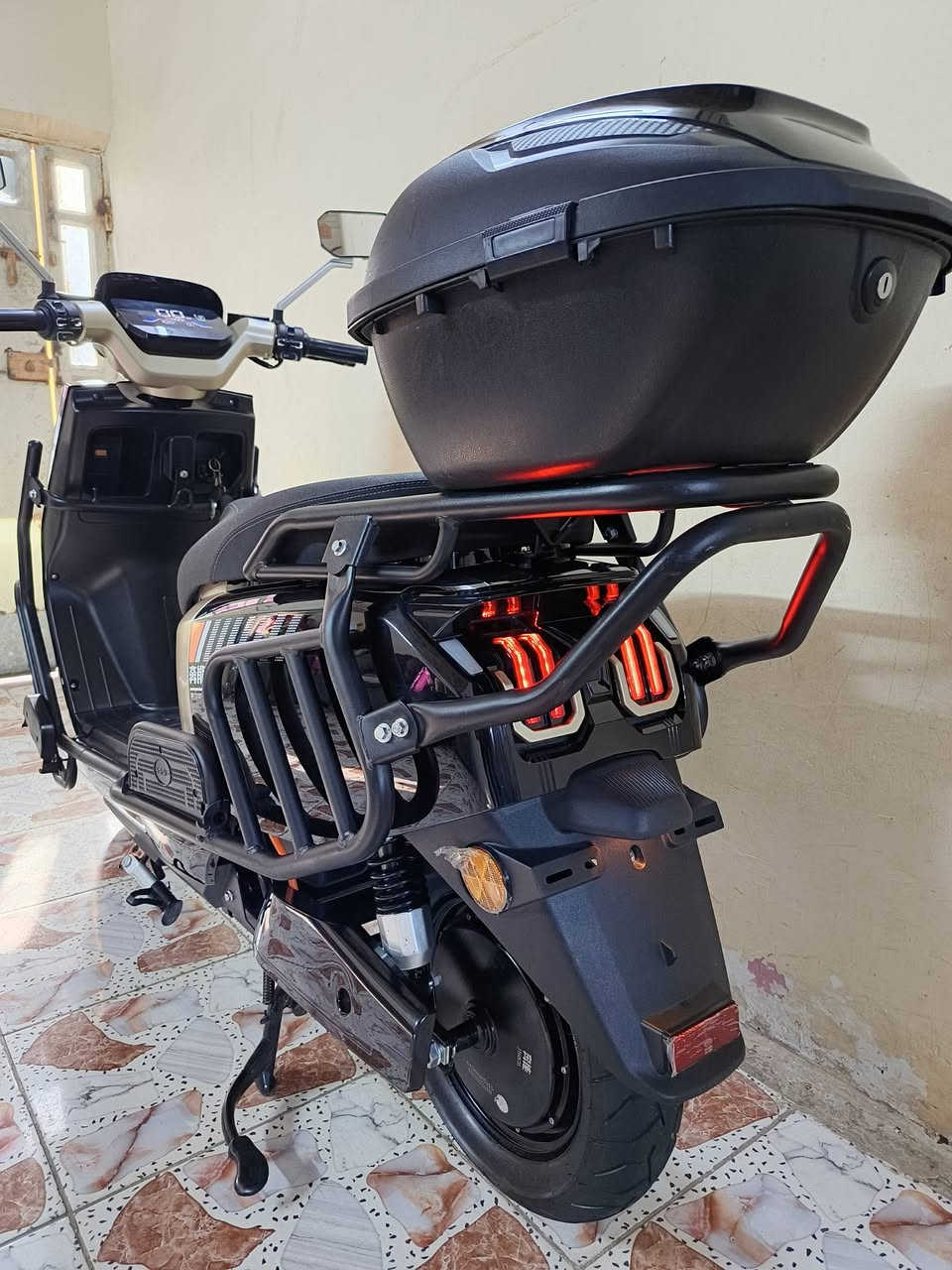 السلام عليكم ورحمة الله وبركاتة...
دراجة كهربائية نوع Benbao  موديل 2025بعدهة جديدة اخت الزيرو...

ملف 2000W

بطارية ليثيوم فوسفات الحديد 30A

72V

4تحويلات سرع eco... Normal... draeve... Sport

 السرعة 85

نظام البكRالرجوع الى الخلف

نظام البارك p

شاشة TVTديجيتال نظام تحديد الأعطال والتنبيه

تشغيل سويج +بصمة+جهاز الانذار وقفل الامان

لايت عالي ناصي زنون... سكن لايت لد شمعة... نشرات متغيرة الالوان... دبل اشارة... سطاب لايت شمعة... اشاير يمين يسار...هورن

درع محيط بلدراجة للحماية

مساحة تخزين واسعة جدٱ+جنطة خلفية اضافية

بريك امامي خلفي دسك هيدروليك نظام Abs

تايرات حجم ،12

طلاعات جانبية

منفذ شحن USB

السعر (مليون) وبيهة مجال للشراي

العنوان العطيفية قرب جامع براثا

رقمي ***********
