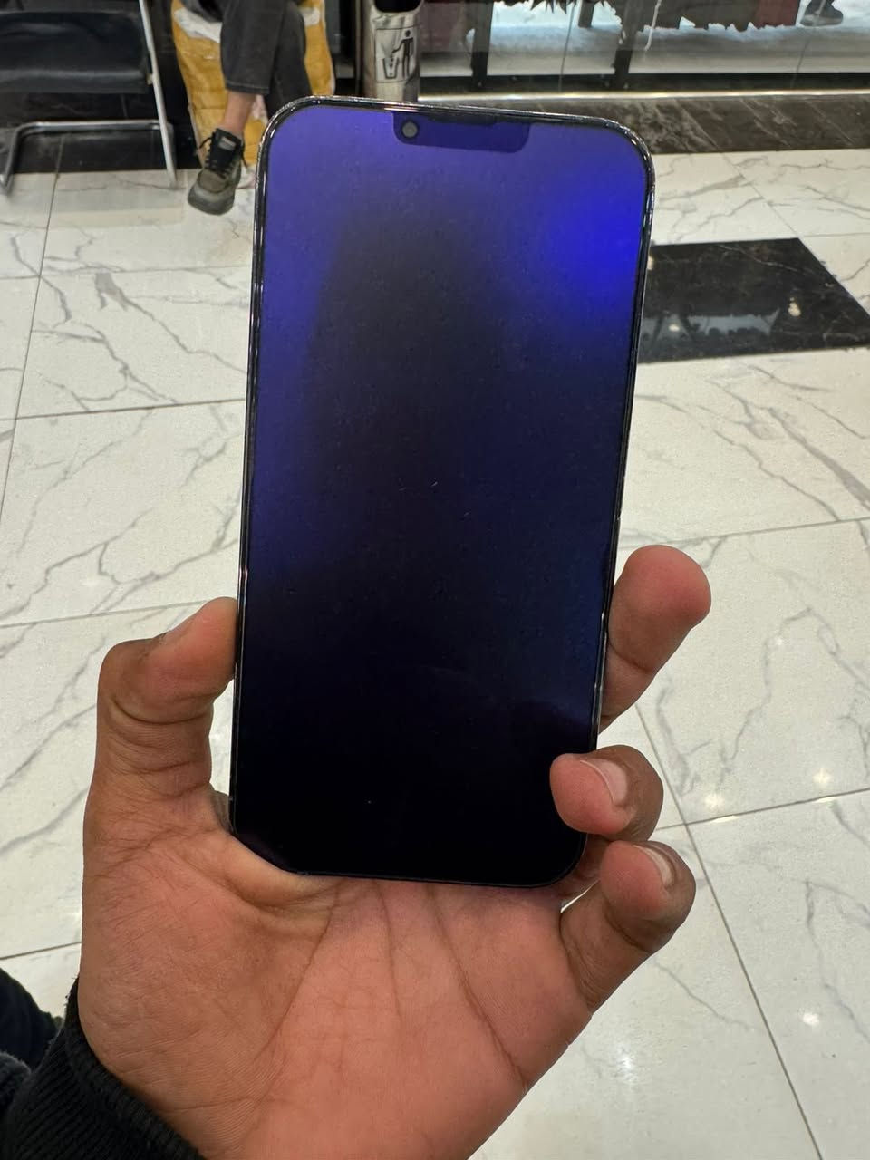 السلام عليكم ايفون ١٣ ابرو ماكس بطاريه٨٤ ذاكره ٢٥٦ جهاز مامفتوح ولامصلح بس الفطر الي بال ضهر فقط سعر ٦٥٠ تواصل ***********الجهاز ماستر
