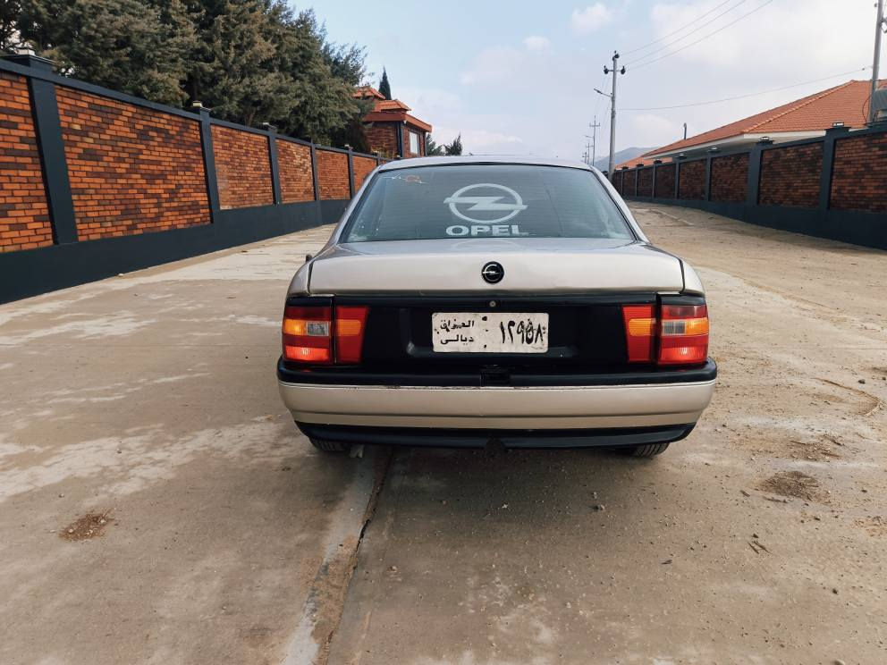 ئۆپڵ ڤیکترا ١٩٩٠
ئاڕم پلاسیک سلێمانی 
ئاڕم ئەوەلیات موس بڕاوە بەشەرت 
مەکینە 16 قایش پان ئەوروپی ببەشەرت بێ دوکەڵ بێ بوخار بێ سەوت کێشو هەڵمەتئکی زۆر تایبەتیهەیە گێڕعادی و کلاج و پاوەر وەک بیلاد نەرمە چوار تایەو ویل کەپی تازەی لەژێرە کامل تاقم پێشو دوای تازە داگیراوە چرکەی تیانیە تەجیل و مکەبەرەی تایبەتە و گەرمیو بەرزو نزم و زینۆن چواری و فڵچەی مەزبوتە دەعمو لێدراوی قورسی نیە دواو پێشی کەپسە 
کامل کورە کراوەو کاڵبونەوەو چاڵو چۆڵ یتیانیە بەرگە کوشن و سوکان ناوەو دەرەوەی دینارێ مەسرەفی تیابوو دوای ترای بیبڕە سەیارەکە زۆر بێ مەسرەفو جوان لۆکە تالێی نەخوڕی نازانی سعری زۆۆۆر گونجاوە 26 گەڵاو کەمێک معامەلە شوێن بازیان 
***********
*********** السليمانية, العراق
