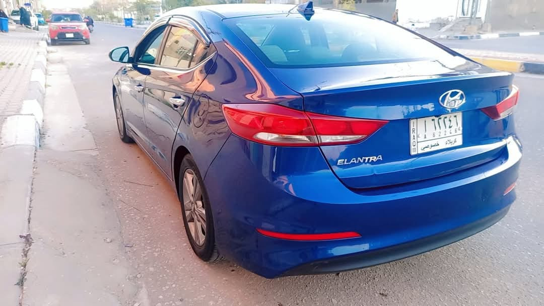 السعر 113 لستفسار اتصل *********** 
الانتره 201‪8
محرك2000 دوش/ كيرAT 
رقم كربلاء تحويل مباشر
امريكي جاملغ وبنيد بدون دواخل 
سياره ليبل واحد بدون تبديل عده البنيد 
تحكم ستيرن جهتين تثبيت سرع
مانع انزلاغ شاشه كبيره لمس 
ABS/UBS
تخم تاير جديد 
ويل 17 كروم 
سياره كلش حلوه ونضيفه 
جاهزه مابيها كل نقص 
رادارات جانبيه نقط عمياء تحديد مسار 
مكان سياره كربلاء حي القادسيه
