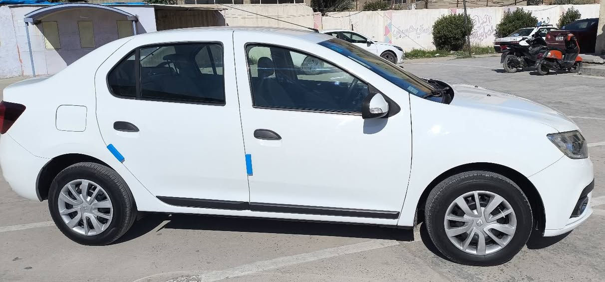 ثاني يوم هزه جديده سعرهه 88ماشيه 59 كير ومحرك مكفول على وضع الشركه مكفولة ماعدا شبر بالدوسه تخم تاير جديد تبريد ثلج محرك 1600كير اوتوماتيك شاشه وكامره هاتف *********** مكانه الأعظمية بغداد, العراق
