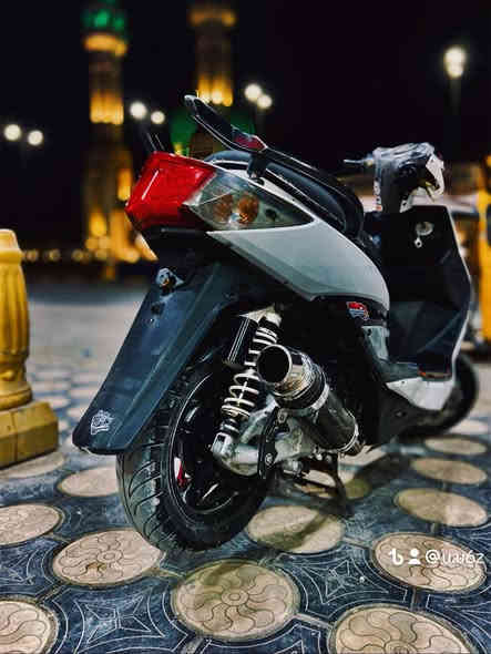 السلام عليكم سكنس فحل للبيع كوري نوزل خطين الدراجه بيهه تزويد.  
1-فلنجه رياضيه
2-ستان رياضي
3-دبلات خلفيه
4-صدر NCY
5-يدات بريك NCY
6-كلجات زوج 
7-فراك بريك
8-صالنصه كاربون فايبر 
9-قطره رياضيه 
الدراجه مكفوله من تبخير او تنقيص 
بوشه 58 شلعه معدل تجي وتشوف 
سعرهه 850 وبيهه مجال موجود خاص بكل وقت 
رقمي ***********
