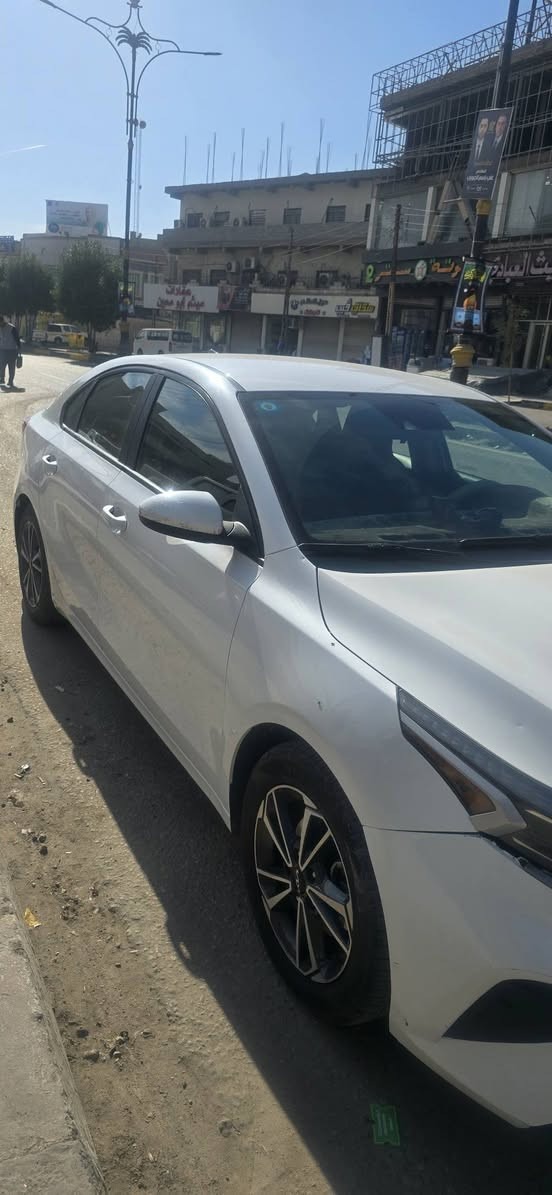 كيا فورتي 2023 معوقين ماشيه132نص فول شاشه وسط ردار امامي
سياره مجفته بيها رواجز 
 أبدل بنيد بيها بارد جاملغ سايق 
مكاني البصره الحيانيه
 السعر المطلوب 145
 وبيها مجال بسيط 
رقم ***********
