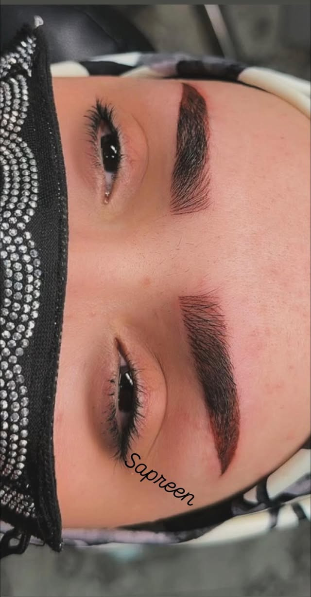 جمال موديل الاومبري. يمي. وبس 😍😍اومبري. طبيعي للحاجب. 
اللي يكون بالمقدمة شعيرات بالنهاية تضليل. وكامل 
للحجز والاستفسار عن العروض. 
راسلوني واتساب. او ع البيج. 
الرقم ***********
