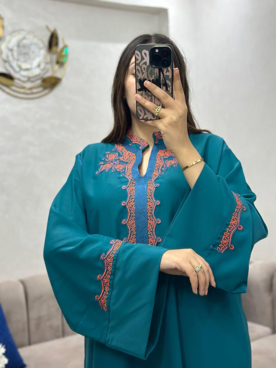 قفطان بالكول اوفيسي
 كريب روزة 
القياس:  l xl xxl xxxl


**إذا كنت صاحب هذا الإعلان وتريد حذفه لأي سبب، رجاءا أرسل رسالة إلى الدعم الفني**