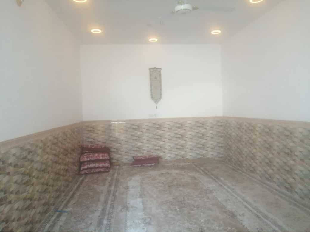 دار للبيع زوير الغربي قرب مشروع الماء مساحه 150وجه 7ونص ونزال 20 طابق واحد جنس العقار طابو زروعي سند 25 يعني تحويل السعر والاستفسار اكثر أتصل ***********
