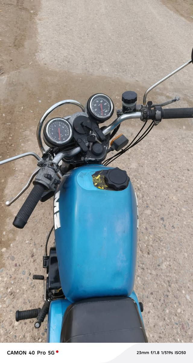 اعادت النشر بسبب الوعود الكاذبه 
رجائاً رجائاً الموشراي لا يتصل ويكول احذف المنشور باجر جايك شبعنا من هاي السوالف 
دراجه mz موديل 88 حاويه ما ماشي بالعراق محرك كصه واحد ع الفتح كلها بلاديه عدا التايرات بدلتهن قالب الماني والكابريتر مبدله والاصليه موجوده رقم وسنويه صلاح الدين بسمي مكفول كفالع عامه من الصبغ والفطر ولحيم تيده هوه والرقم تيده بدون اتصل وتتدلل ***********
